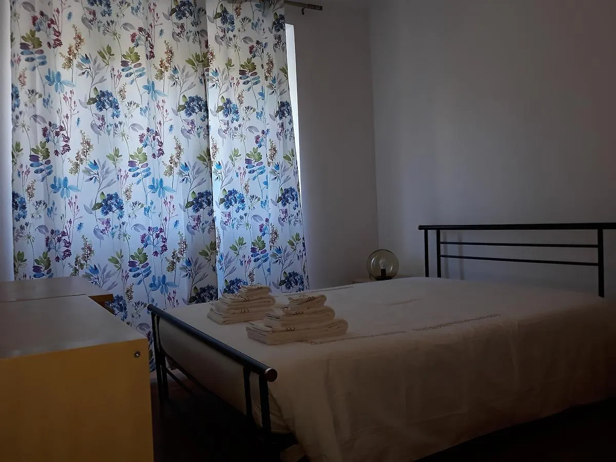 Martim Moniz Guest House Lisbon